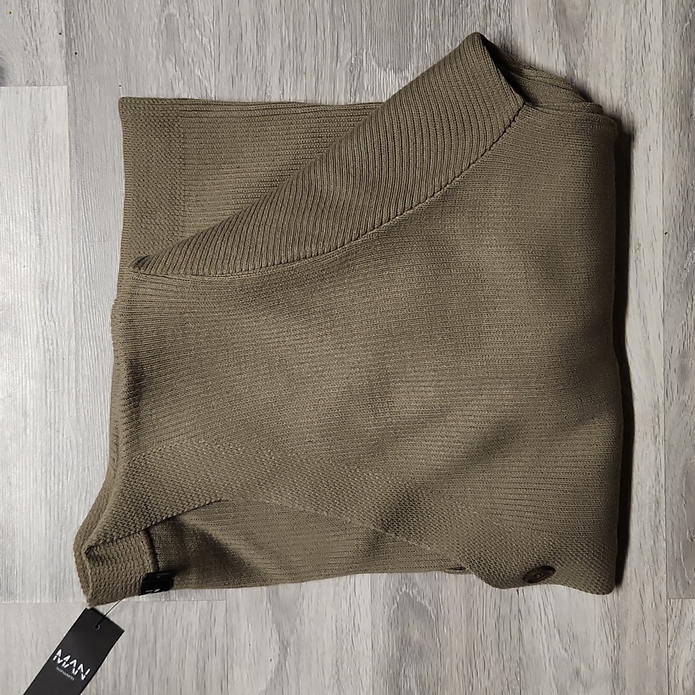 Brand new, Boohoo Man Knit Cardigan size S olive